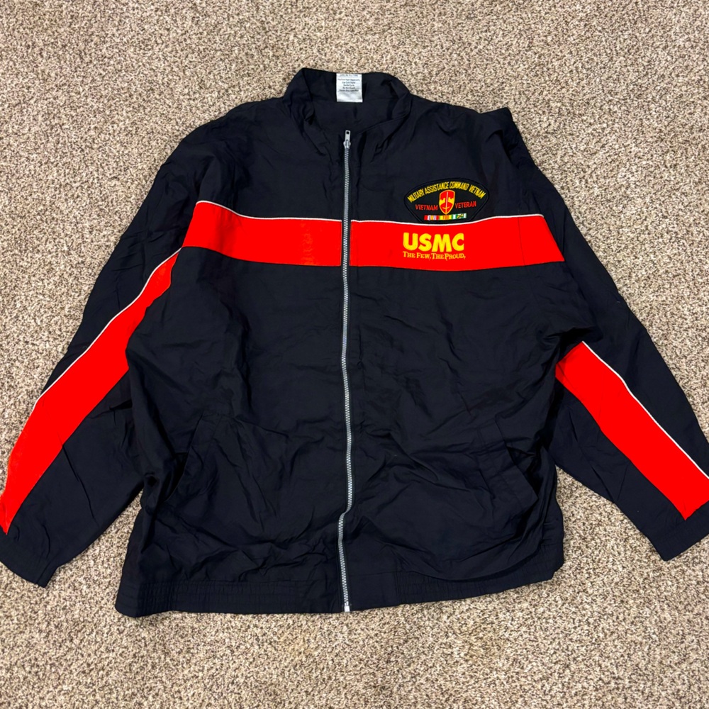 Vintage Vietnam Veteran Windbreaker *GREAT CONDITION*